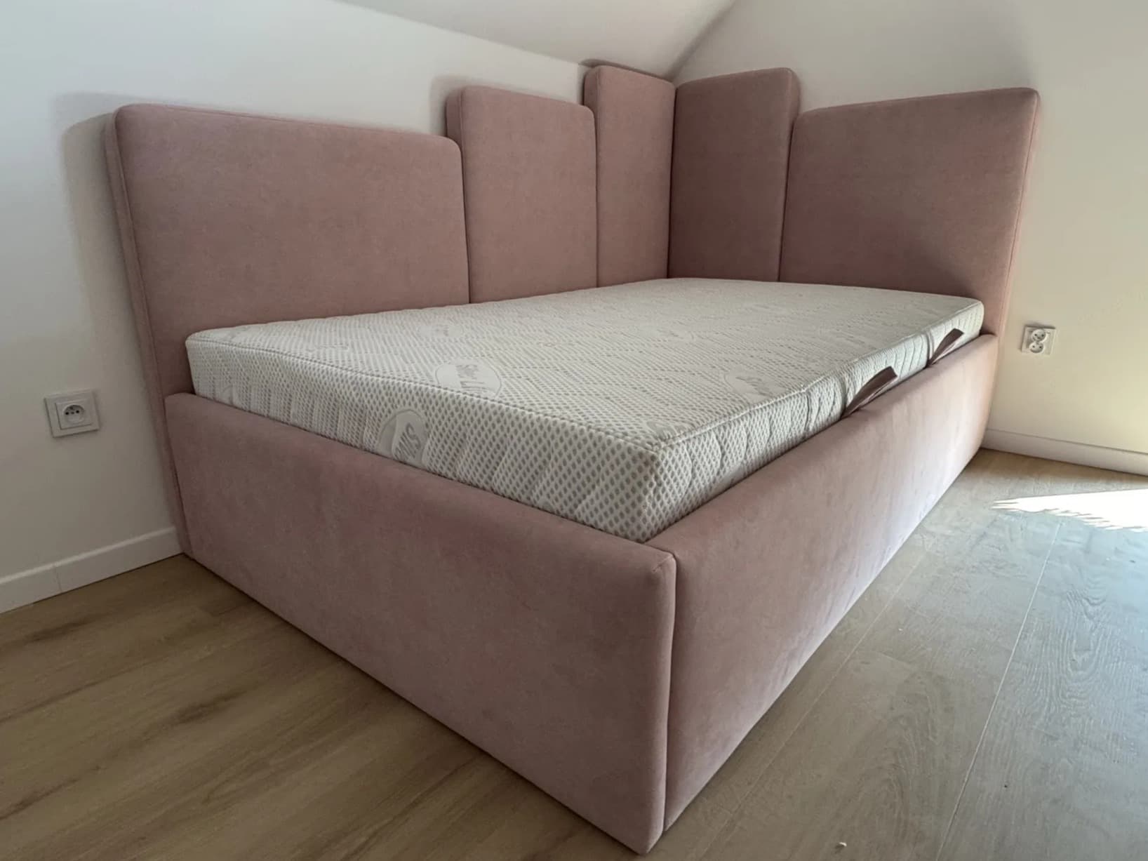 Łóżko beżowe velvet, Sucha Beskidzka